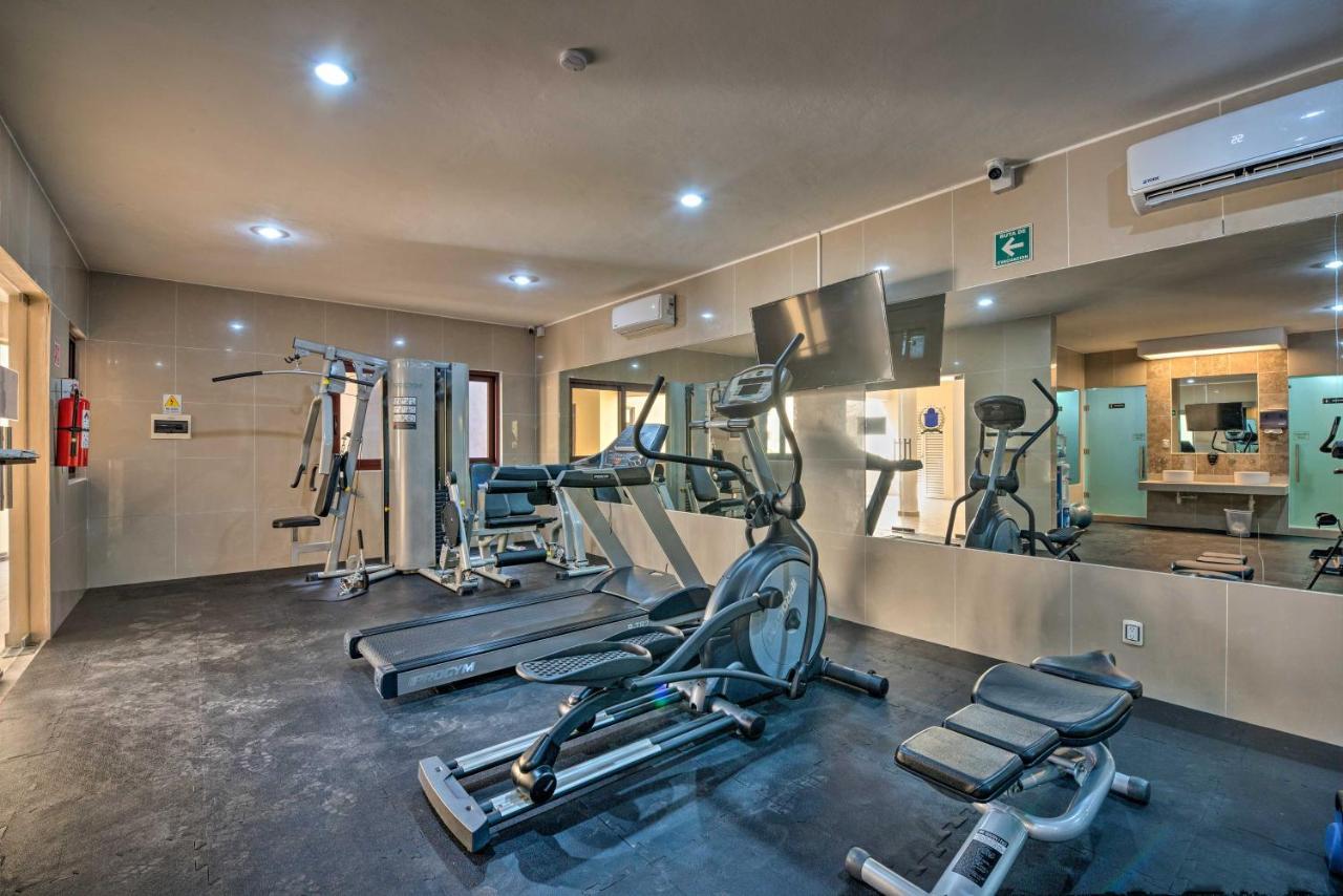 Beachfront With Pool Access! Playa del Carmen