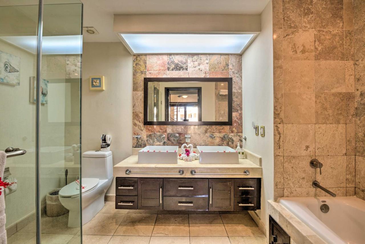 Beachfront With Pool Access! *